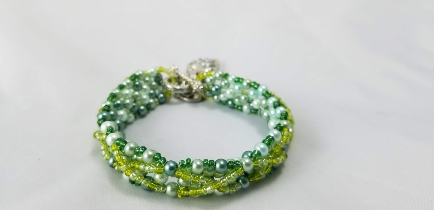 Handmade - XO Beaded Bracelet